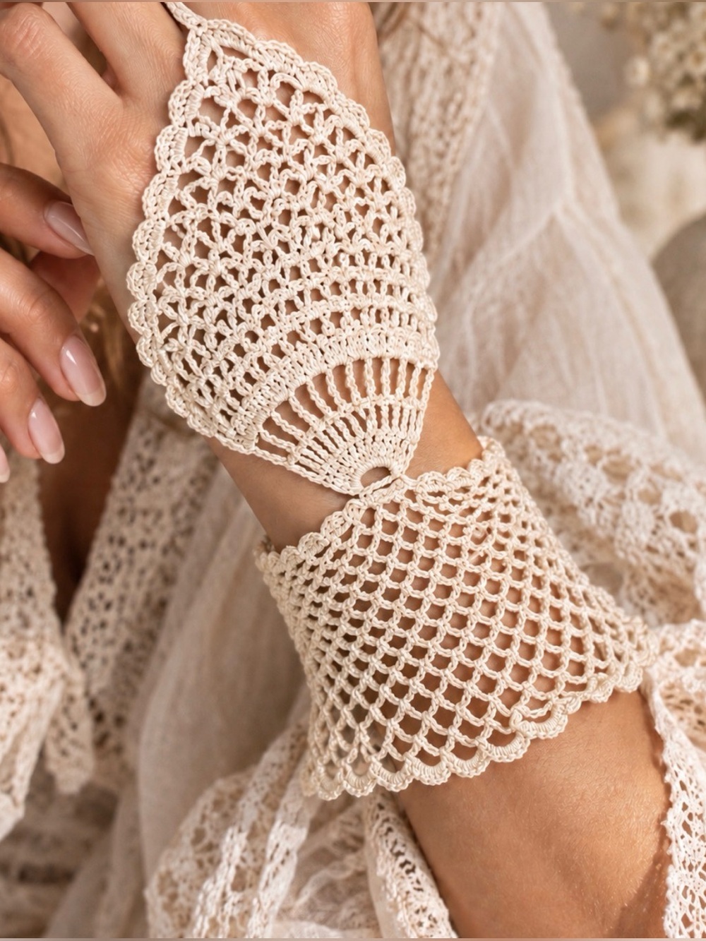 Handmade Crochet Lace Hand Glove Ivory Boho Finger Loop Wrist Cuffs Bridal S/M